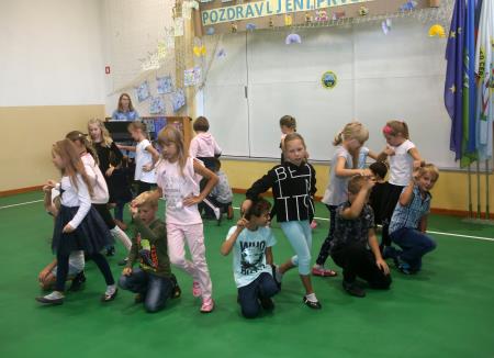 PRVOŠOLČKI BEGUNJE 15 FOTO LJUBO VUKELIČ